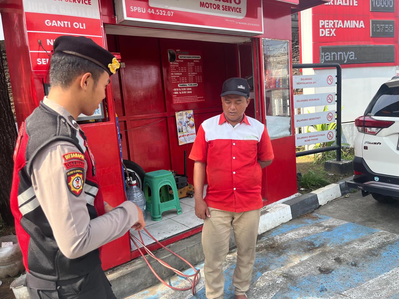 Satsamapta Polresta Cilacap Gelar Patroli Dialogis, Antisipasi Premanisme di Cilacap